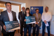 Carlos Juiz i Beln Bermejo reben el primer premi del I Concurs de Divulgaci Cientfica de la UIB